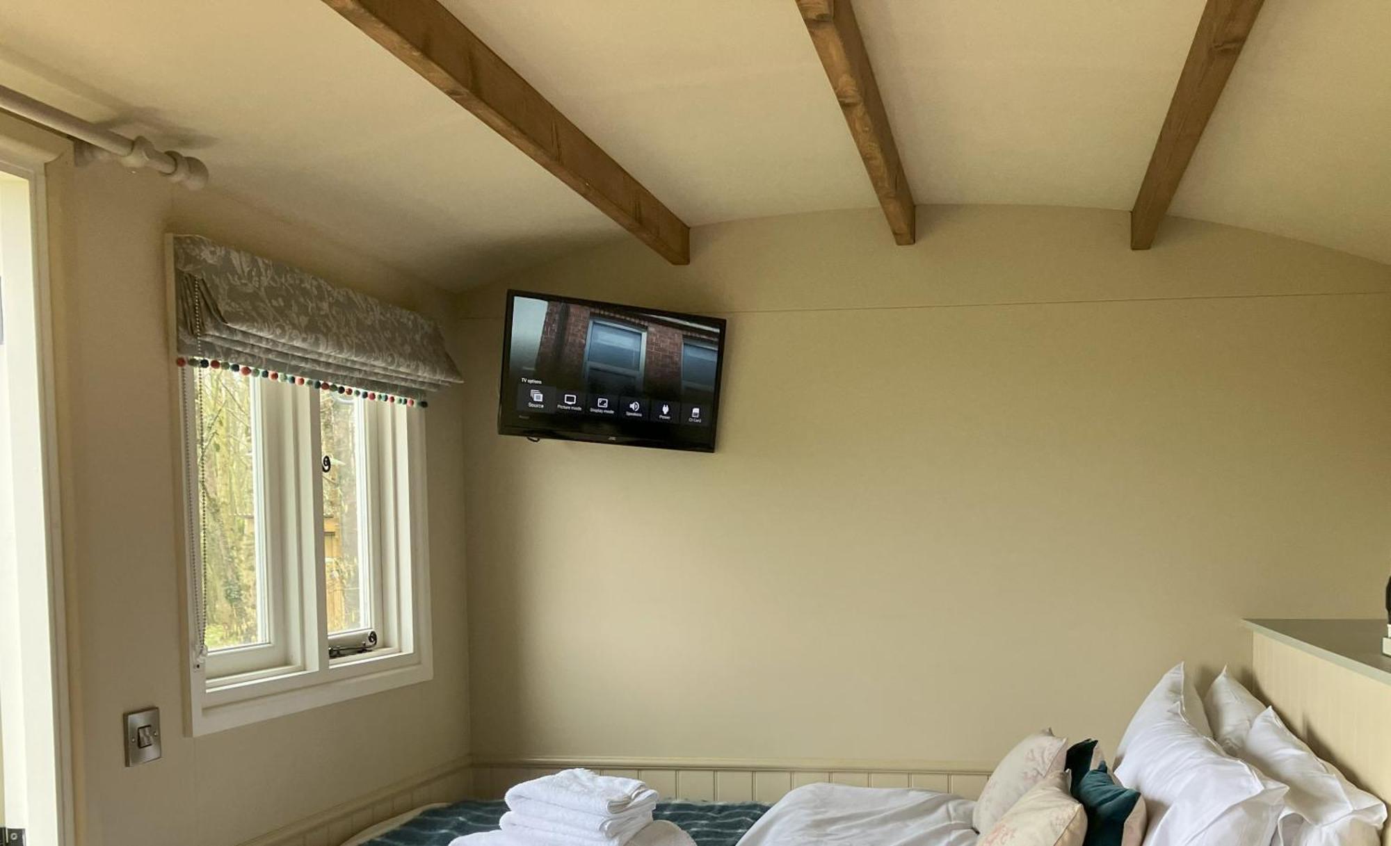 Great Ashley Farm Bed And Breakfast & Shepherds Huts Bradford-On-Avon Exterior foto